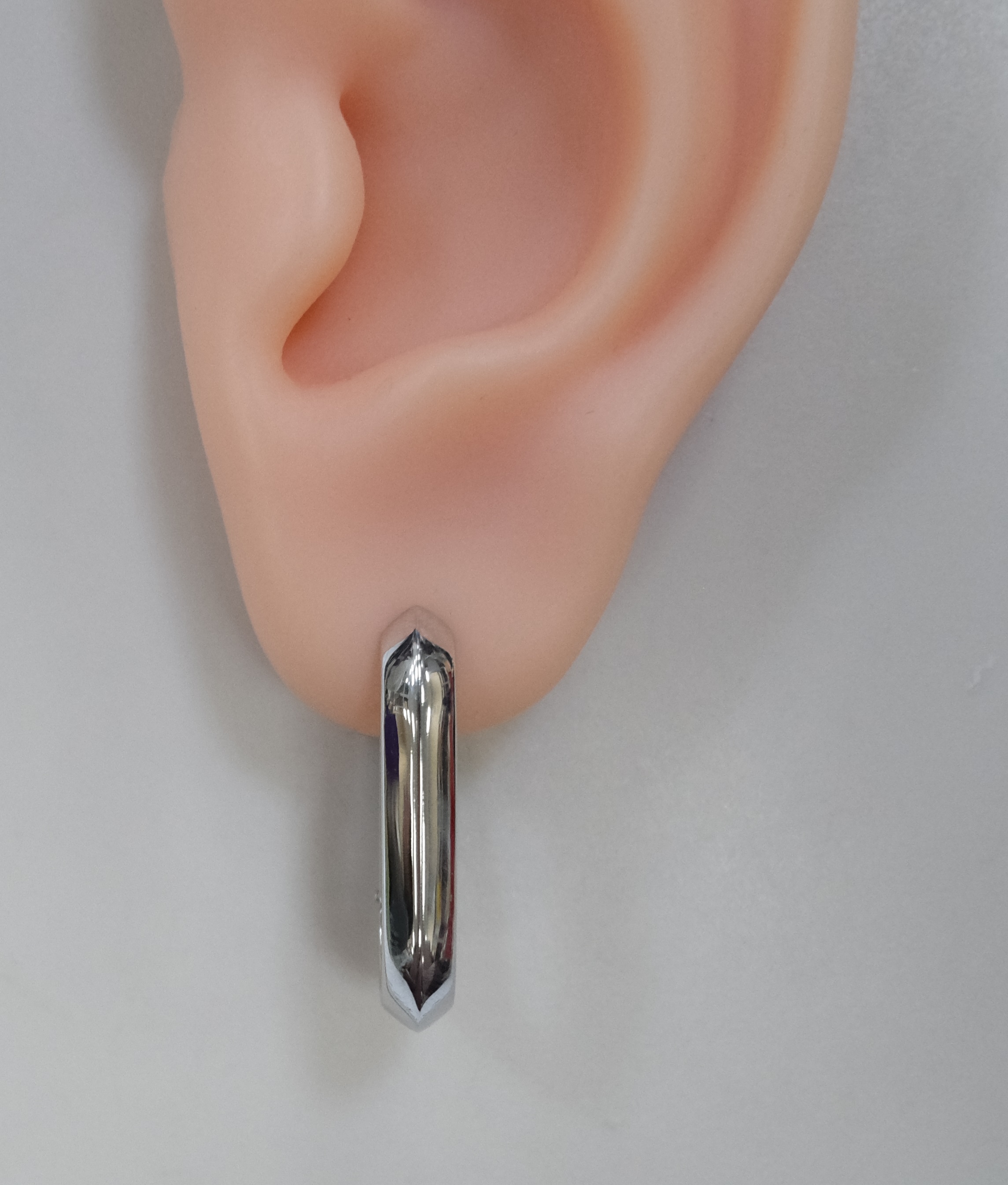 Серьги из белого золота